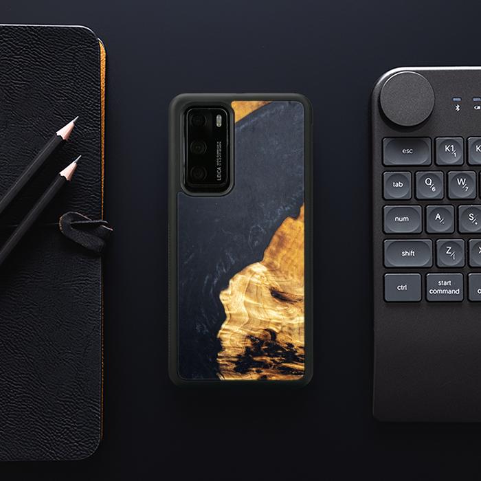 Etui na telefon Huawei P40 wykonane z żywicy i drewna - Synergy#B18