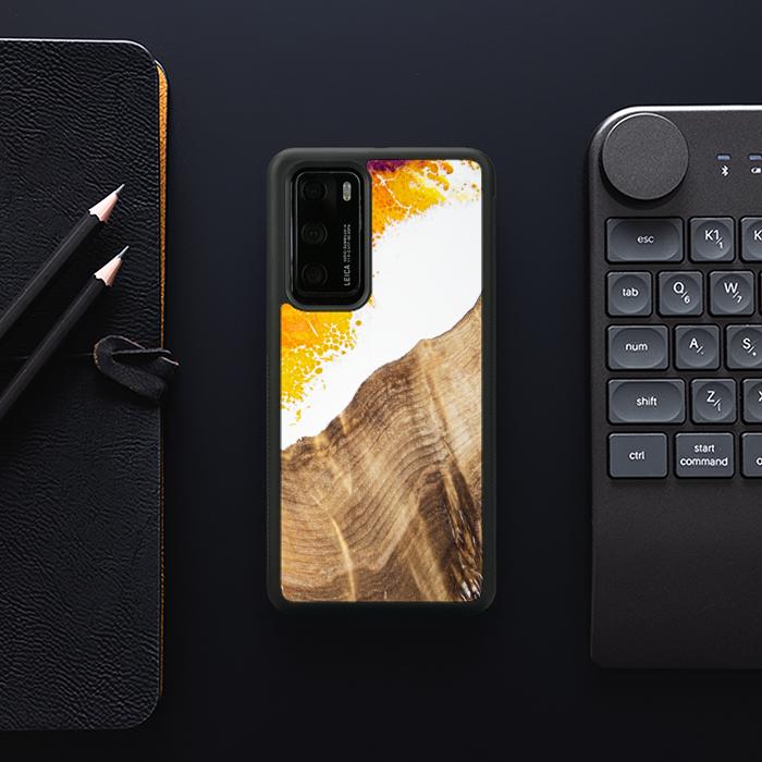 Etui na telefon Huawei P40 wykonane z żywicy i drewna - Synergy#C28