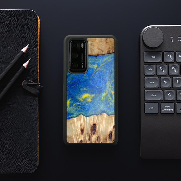 Etui na telefon Huawei P40 wykonane z żywicy i drewna - Synergy#D128