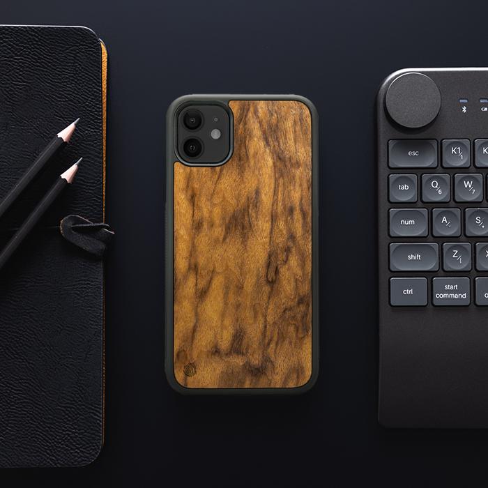 iPhone 11 Handyhülle aus Holz - Imbuia