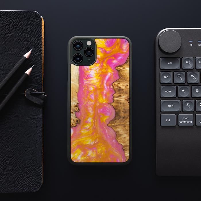iPhone 11 Pro Max Handyhülle aus Kunstharz und Holz - SYNERGY# A20