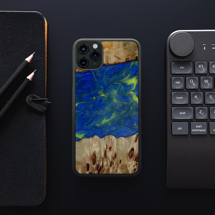 iPhone 11 Pro Max Handyhülle aus Kunstharz und Holz - Synergy#D102