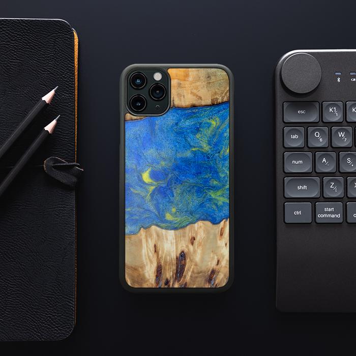 iPhone 11 Pro Max Handyhülle aus Kunstharz und Holz - Synergy#D131