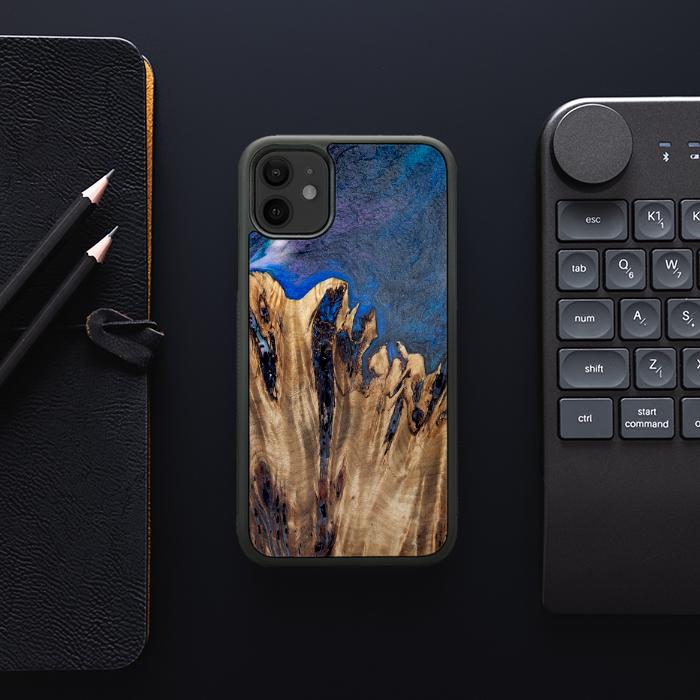 iPhone 11 etui na telefon z żywicy i drewna - Synergy#D120