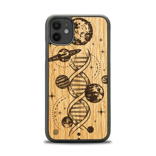 iPhone 11 Handyhülle aus Holz – Space DNA (Eiche)