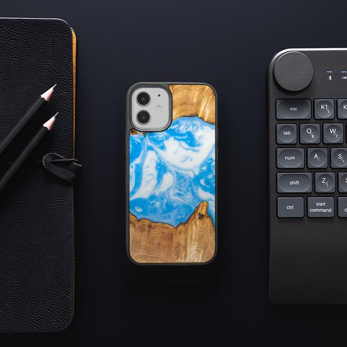 iPhone 12 Mini Etui na telefon z żywicy i drewna - Synergy# A34