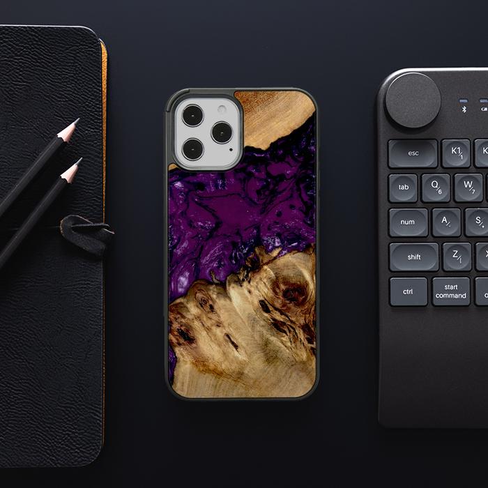 iPhone 12 Pro Max Handyhülle aus Harz und Holz - Synergy#D113