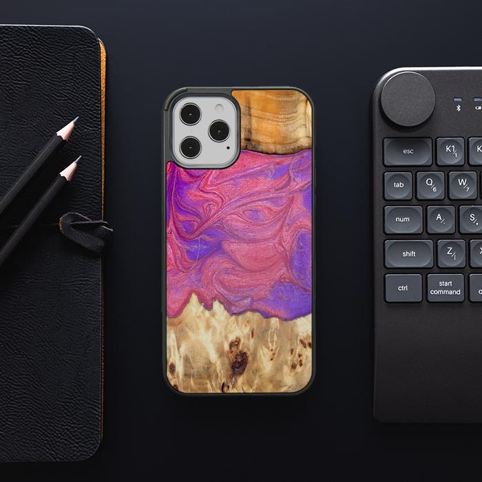 iPhone 12 Pro Max Handyhülle aus Harz und Holz - Synergy#D136