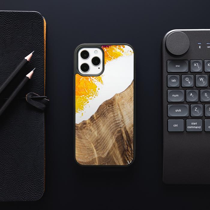 iPhone 12 Pro Etui na telefon z żywicy i drewna - Synergy#C28