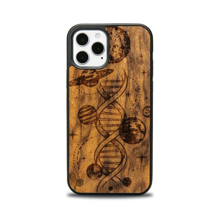 iPhone 12 Pro Drewniane etui na telefon - kosmiczne DNA (Imbuia)