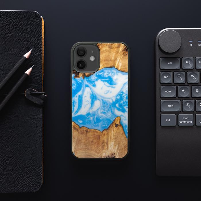 iPhone 12 etui na telefon z żywicy i drewna - Synergy# A34