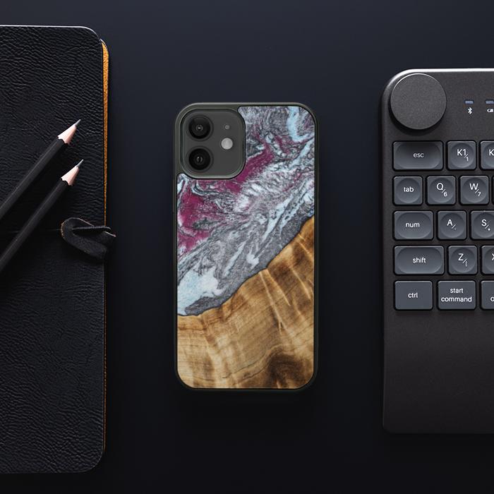 iPhone 12 etui na telefon z żywicy i drewna - Synergy#C12
