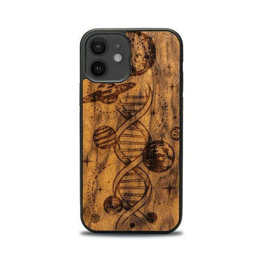 iPhone 12 Handyhülle aus Holz – Space DNA (Imbuia)