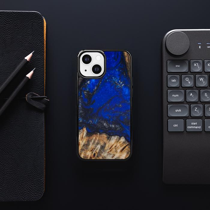 iPhone 13 Mini Etui na telefon z żywicy i drewna - Synergy#175