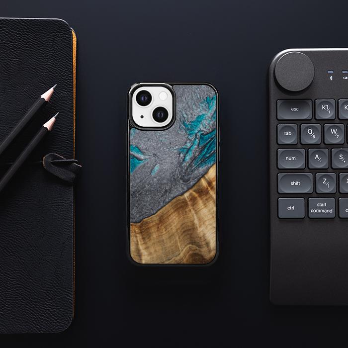 iPhone 13 Mini Etui na telefon z żywicy i drewna - Synergy#C45