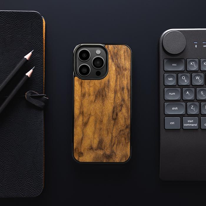 iPhone 13 Pro Handyhülle aus Holz - Imbuia