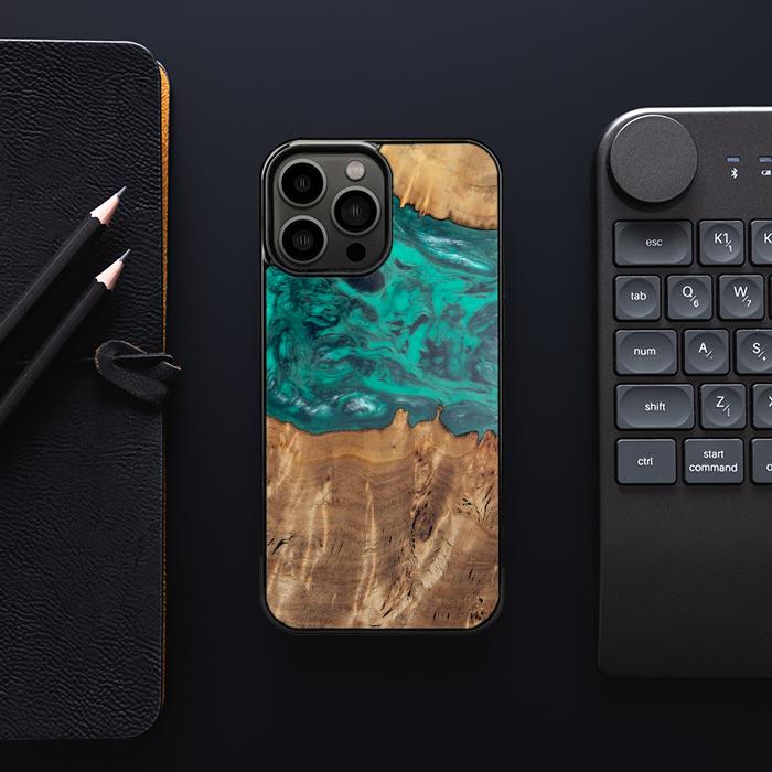 iPhone 13 Pro Max Etui na telefon z żywicy i drewna - Synergy#D112