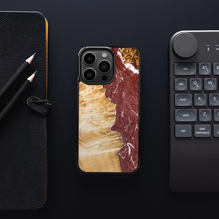 iPhone 13 Pro Etui na telefon z żywicy i drewna - SYNERGY#316