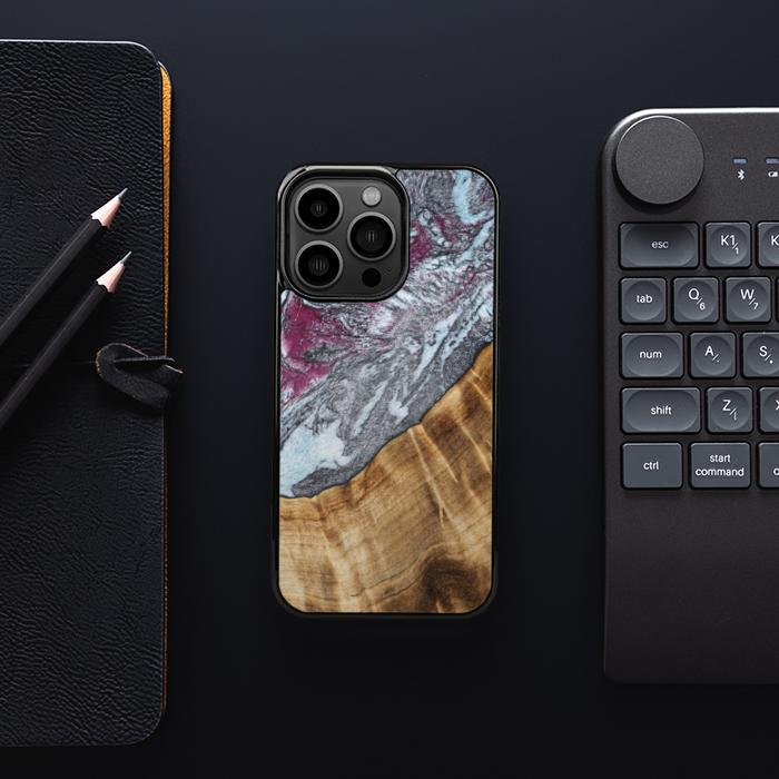 iPhone 13 Pro Etui na telefon z żywicy i drewna - Synergy#C12