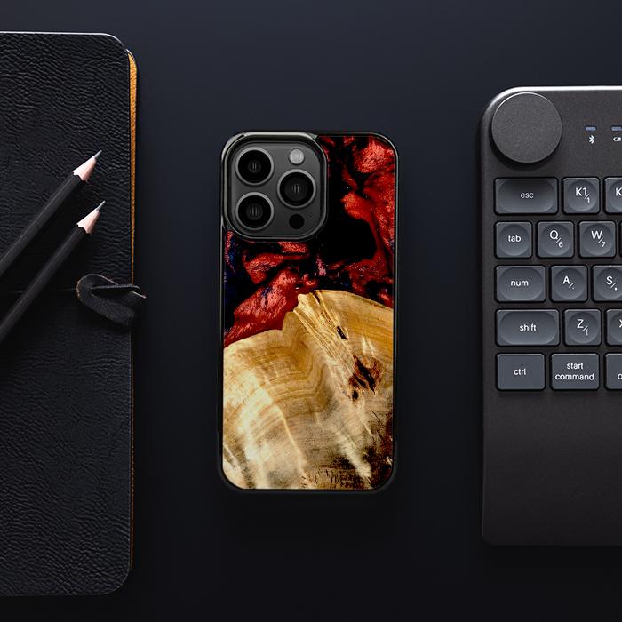 iPhone 13 Pro Etui na telefon z żywicy i drewna - Synergy#D117