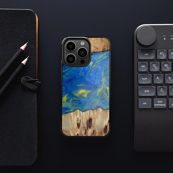 iPhone 13 Pro Etui na telefon z żywicy i drewna - Synergy#D128