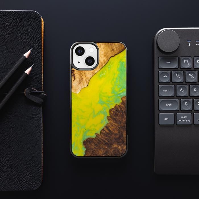 iPhone 13 etui na telefon z żywicy i drewna - SYNERGY#A12