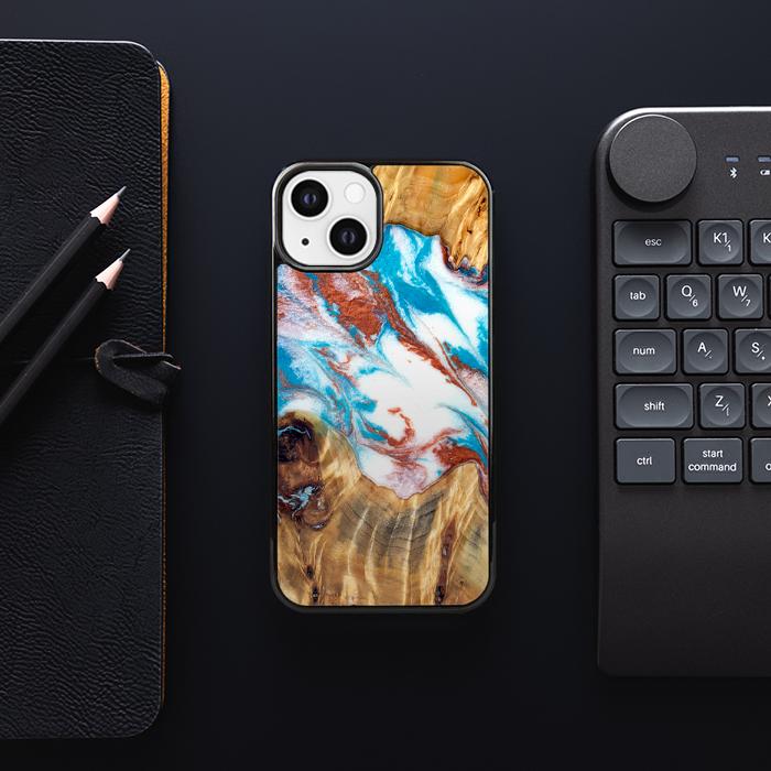 iPhone 13 etui na telefon z żywicy i drewna - Synergy#D137