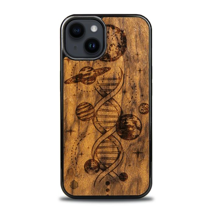 iPhone 14 Plus Handyhülle aus Holz - Space DNA (Imbuia)