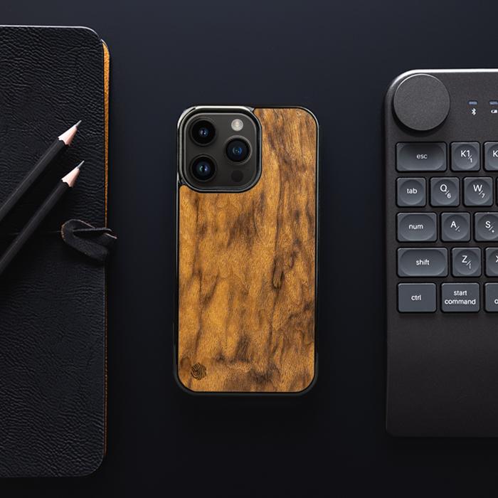 iPhone 14 Pro Handyhülle aus Holz - Imbuia