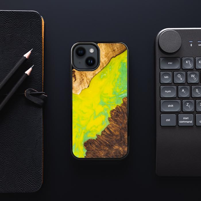 iPhone 14 etui na telefon z żywicy i drewna - SYNERGY#A12
