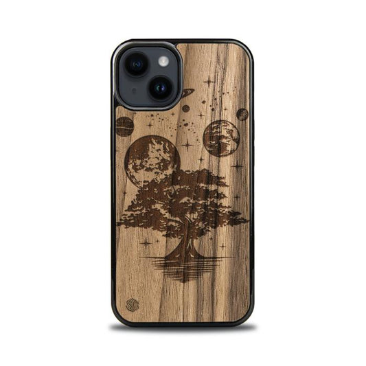 iPhone 14 Handyhülle aus Holz – Galaktischer Garten