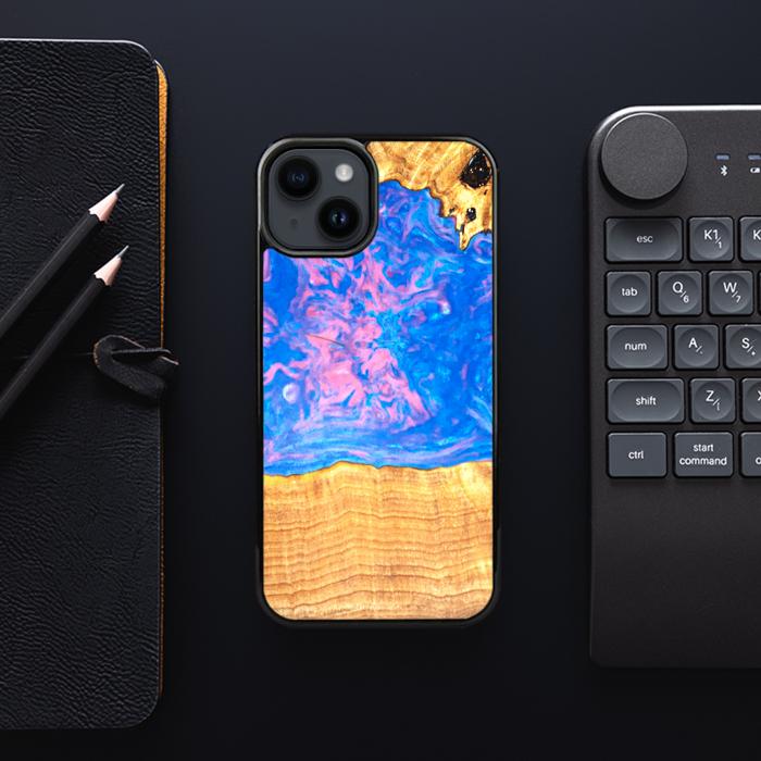 iPhone 15 Plus Etui na telefon z żywicy i drewna - SYNERGY#B23