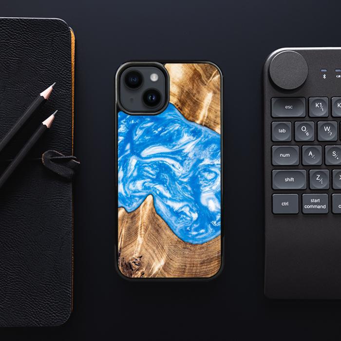 iPhone 15 Plus Etui na telefon z żywicy i drewna - Synergy#325