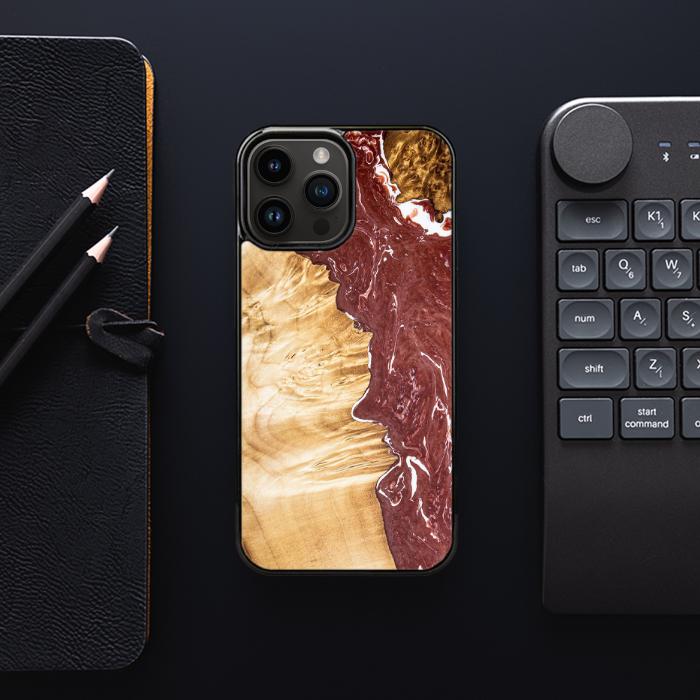 iPhone 15 Pro Max Handyhülle aus Harz und Holz - Synergy#316