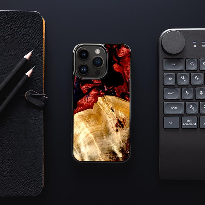 iPhone 15 Pro Etui na telefon z żywicy i drewna - Synergy#D117