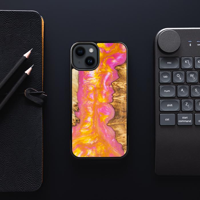 iPhone 15 etui na telefon z żywicy i drewna - SYNERGY#A20