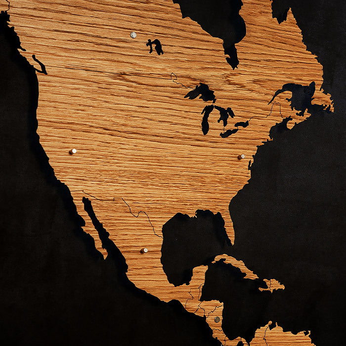Drewniana magnetyczna mapa świata olejowany dąb