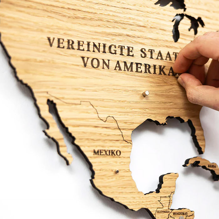 Drewniana Magnetyczna Mapa Świata Dąb Olejowany | Niemiecki