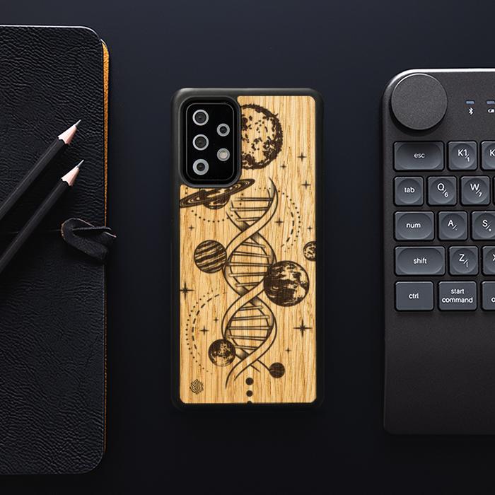 Samsung Galaxy A53 5G Handyhülle aus Holz – Space DNA (Eiche)