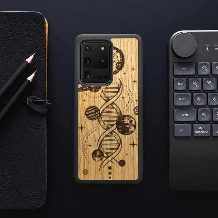 Samsung Galaxy S20 Ultra Handyhülle aus Holz – Space DNA (Eiche)