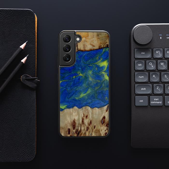 Samsung Galaxy S22 Plus Handyhülle aus Harz und Holz - Synergy#D102