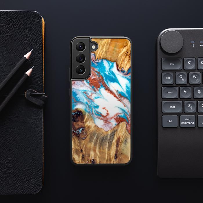 Samsung Galaxy S22 Plus Handyhülle aus Harz und Holz - Synergy#D137