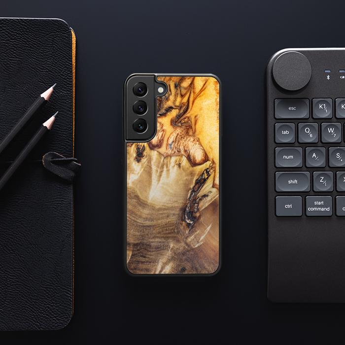 Etui na telefon Samsung Galaxy S22 wykonane z żywicy i drewna - SYNERGY#210