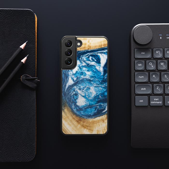 Etui na telefon Samsung Galaxy S22 wykonane z żywicy i drewna - SYNERGY#350