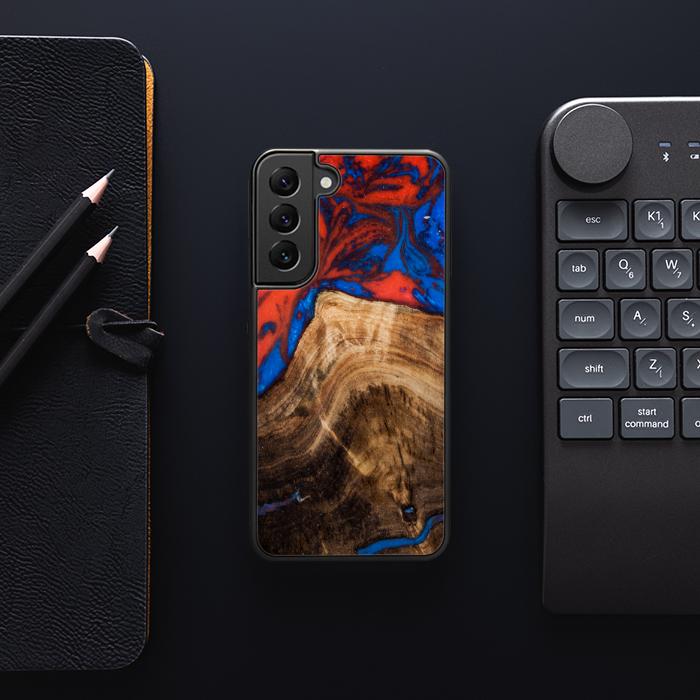 Etui na telefon Samsung Galaxy S22 wykonane z żywicy i drewna - SYNERGY#A82