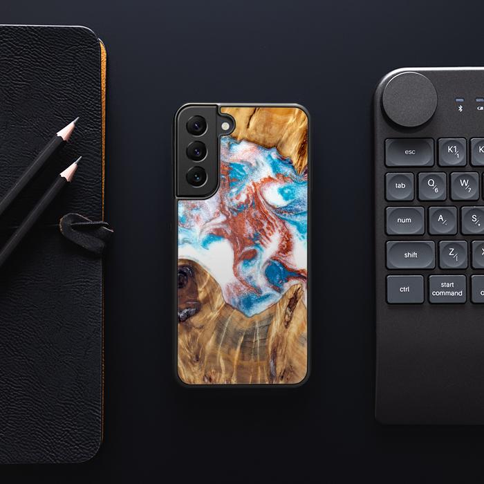 Etui na telefon Samsung Galaxy S22 wykonane z żywicy i drewna - Synergy#D125