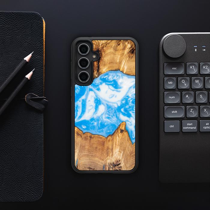 Samsung Galaxy S23 FE Handyhülle aus Harz und Holz - Synergy#A34
