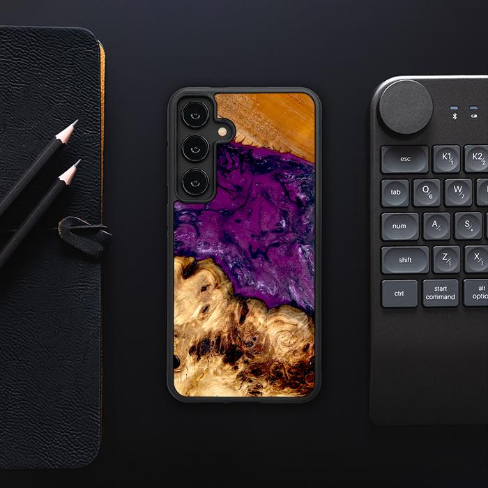Samsung Galaxy S24 Plus Handyhülle aus Harz und Holz - Synergy#D130