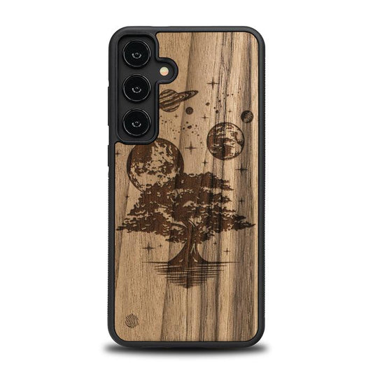 Samsung Galaxy S24 Plus Handyhülle aus Holz – Galaktischer Garten
