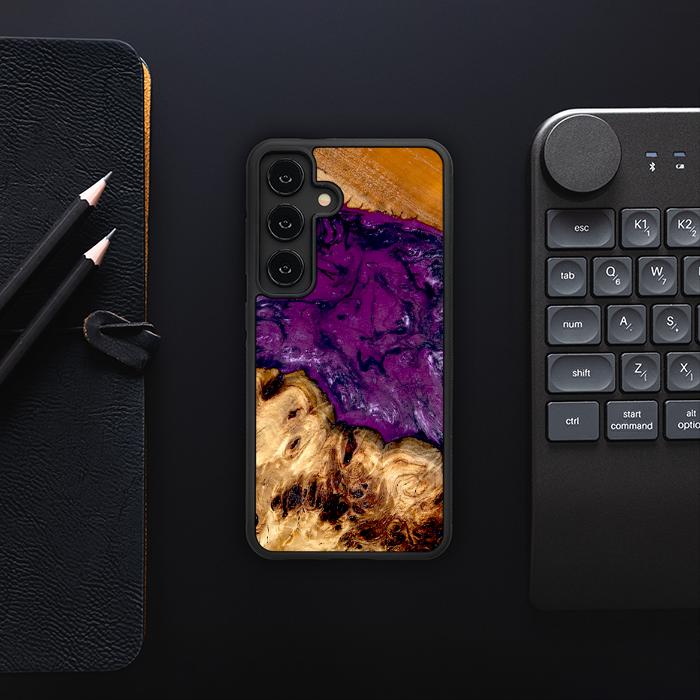 Samsung Galaxy S24 Handyhülle aus Harz und Holz - Synergy#D130